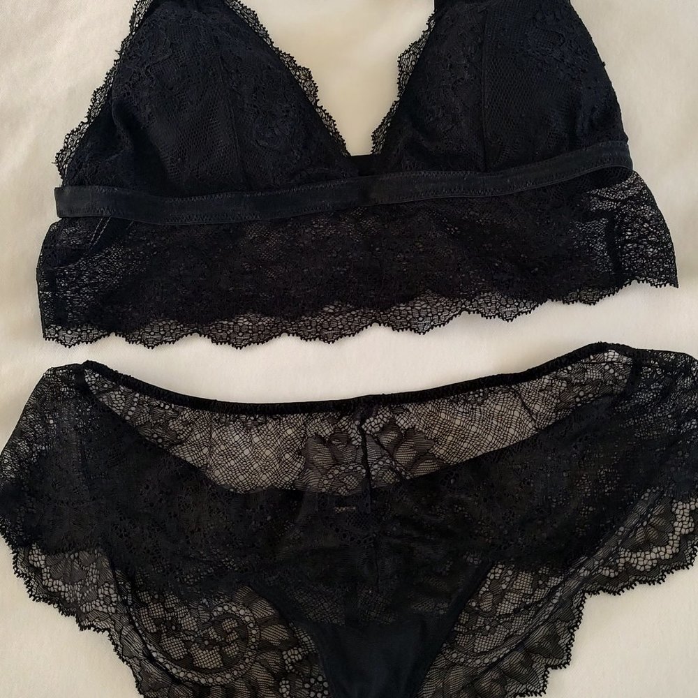 Victoria’s Secret bra and panty set